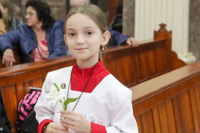 Editar 30 dia com Maria - Santa Missa e Coroação - Romeiros Devotos da Paróquia São José (Uberlândia)