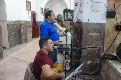 Editar 30 dia com Maria - Santa Missa e Coroação - Romeiros Devotos da Paróquia São José (Uberlândia)