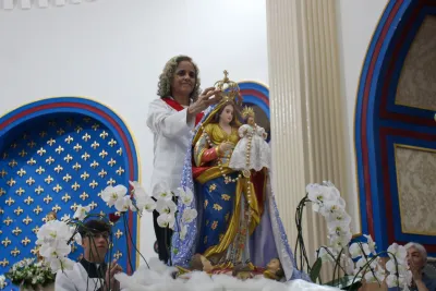 Editar 30 dia com Maria - Santa Missa e Coroação - Romeiros Devotos da Paróquia São José (Uberlândia)