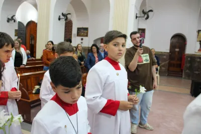 Editar 30 dia com Maria - Santa Missa e Coroação - Romeiros Devotos da Paróquia São José (Uberlândia)