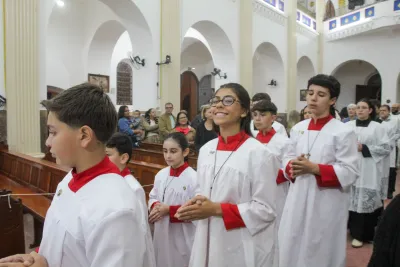 Editar 30 dia com Maria - Santa Missa e Coroação - Romeiros Devotos da Paróquia São José (Uberlândia)