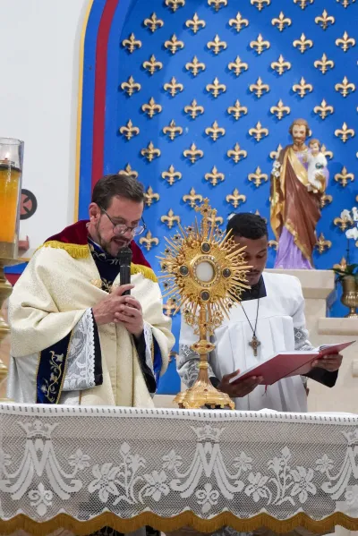 Primeiro dia da Novena: Missa com Bênção do Santíssimo Sacramento aos Romeiros - 6 de Agosto