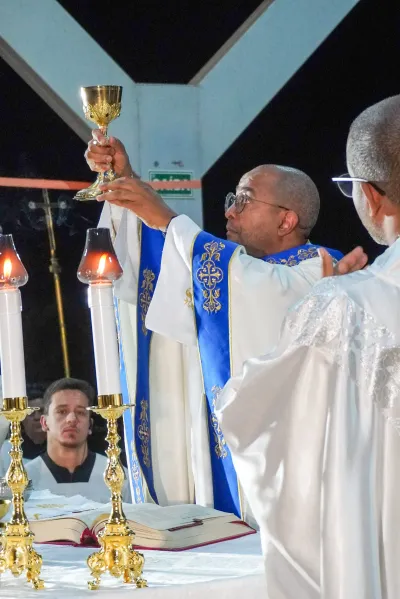 Quarto dia da Novena: Benção e Noite das Velas (campal) Pe. Fabiano Roberto - 9 de Agosto