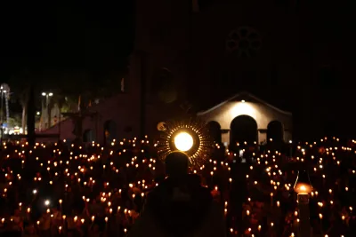 Quarto dia da Novena: Benção e Noite das Velas (campal) Pe. Fabiano Roberto - 9 de Agosto