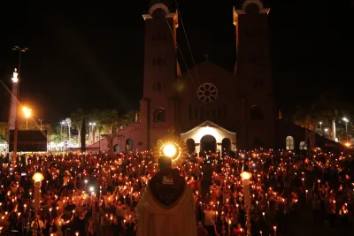 Quarto dia da Novena: Benção e Noite das Velas (campal) Pe. Fabiano Roberto - 9 de Agosto
