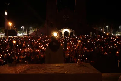 Quarto dia da Novena: Benção e Noite das Velas (campal) Pe. Fabiano Roberto - 9 de Agosto