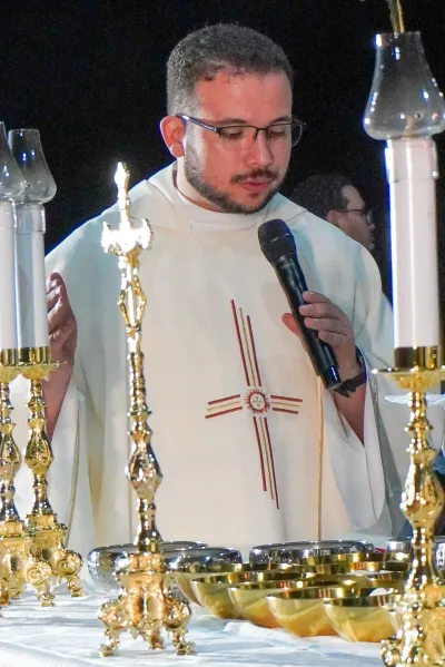 Quarto dia da Novena: Benção e Noite das Velas (campal) Pe. Fabiano Roberto - 9 de Agosto