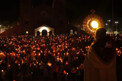 Quarto dia da Novena: Benção e Noite das Velas (campal) Pe. Fabiano Roberto - 9 de Agosto