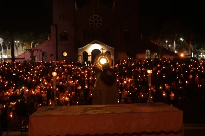 Quarto dia da Novena: Benção e Noite das Velas (campal) Pe. Fabiano Roberto - 9 de Agosto
