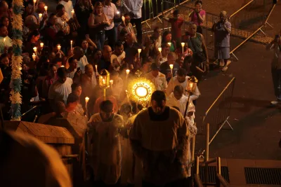 Quarto dia da Novena: Benção e Noite das Velas (campal) Pe. Fabiano Roberto - 9 de Agosto