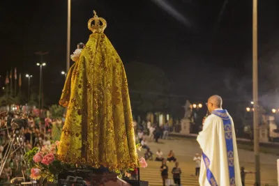 Quarto dia da Novena: Benção e Noite das Velas (campal) Pe. Fabiano Roberto - 9 de Agosto