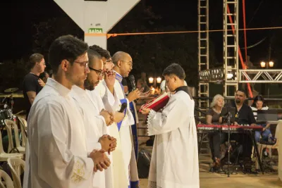 Quarto dia da Novena: Benção e Noite das Velas (campal) Pe. Fabiano Roberto - 9 de Agosto