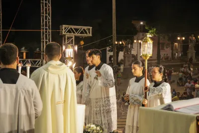 Quarto dia da Novena: Benção e Noite das Velas (campal) Pe. Fabiano Roberto - 9 de Agosto