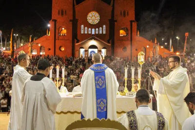 Quarto dia da Novena: Benção e Noite das Velas (campal) Pe. Fabiano Roberto - 9 de Agosto
