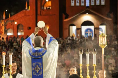 Quarto dia da Novena: Benção e Noite das Velas (campal) Pe. Fabiano Roberto - 9 de Agosto