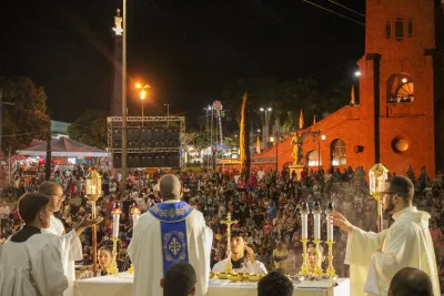 Quarto dia da Novena: Benção e Noite das Velas (campal) Pe. Fabiano Roberto - 9 de Agosto