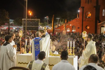 Quarto dia da Novena: Benção e Noite das Velas (campal) Pe. Fabiano Roberto - 9 de Agosto
