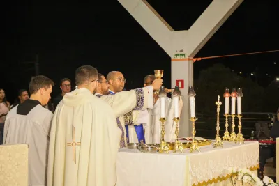 Quarto dia da Novena: Benção e Noite das Velas (campal) Pe. Fabiano Roberto - 9 de Agosto