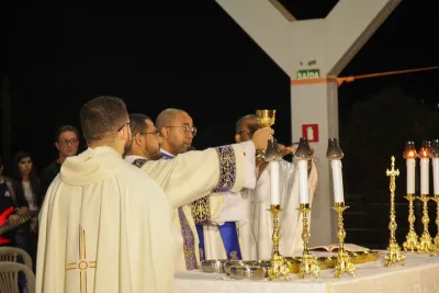 Quarto dia da Novena: Benção e Noite das Velas (campal) Pe. Fabiano Roberto - 9 de Agosto