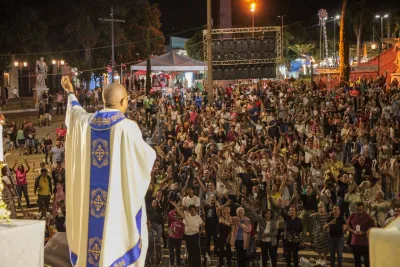 Quarto dia da Novena: Benção e Noite das Velas (campal) Pe. Fabiano Roberto - 9 de Agosto