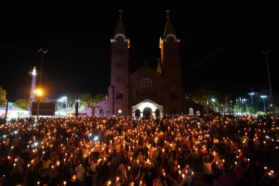Quarto dia da Novena: Benção e Noite das Velas (campal) Pe. Fabiano Roberto - 9 de Agosto