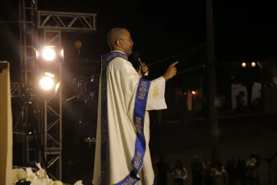 Quarto dia da Novena: Benção e Noite das Velas (campal) Pe. Fabiano Roberto - 9 de Agosto
