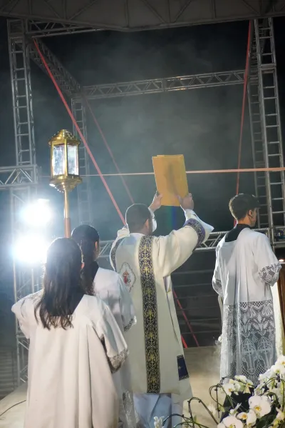 Quarto dia da Novena: Benção e Noite das Velas (campal) Pe. Fabiano Roberto - 9 de Agosto