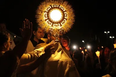 Quarto dia da Novena: Benção e Noite das Velas (campal) Pe. Fabiano Roberto - 9 de Agosto