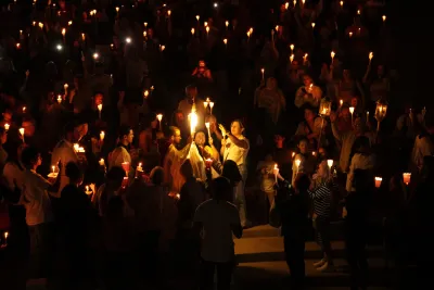 Quarto dia da Novena: Benção e Noite das Velas (campal) Pe. Fabiano Roberto - 9 de Agosto