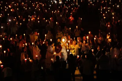Quarto dia da Novena: Benção e Noite das Velas (campal) Pe. Fabiano Roberto - 9 de Agosto