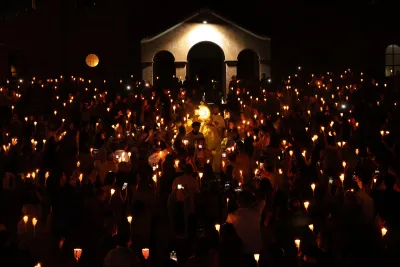 Quarto dia da Novena: Benção e Noite das Velas (campal) Pe. Fabiano Roberto - 9 de Agosto