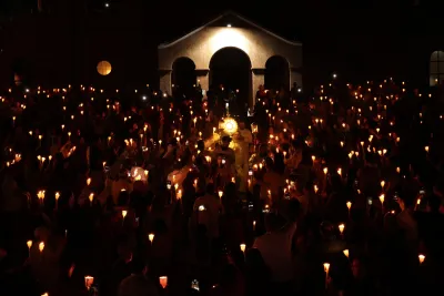 Quarto dia da Novena: Benção e Noite das Velas (campal) Pe. Fabiano Roberto - 9 de Agosto