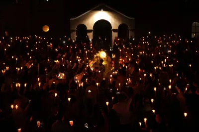 Quarto dia da Novena: Benção e Noite das Velas (campal) Pe. Fabiano Roberto - 9 de Agosto