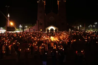 Quarto dia da Novena: Benção e Noite das Velas (campal) Pe. Fabiano Roberto - 9 de Agosto