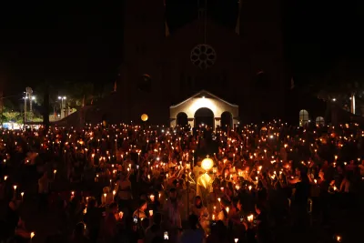 Quarto dia da Novena: Benção e Noite das Velas (campal) Pe. Fabiano Roberto - 9 de Agosto