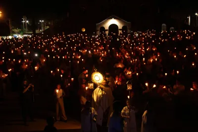 Quarto dia da Novena: Benção e Noite das Velas (campal) Pe. Fabiano Roberto - 9 de Agosto