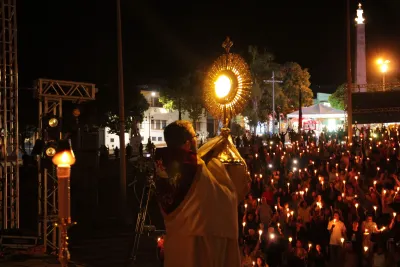 Quarto dia da Novena: Benção e Noite das Velas (campal) Pe. Fabiano Roberto - 9 de Agosto