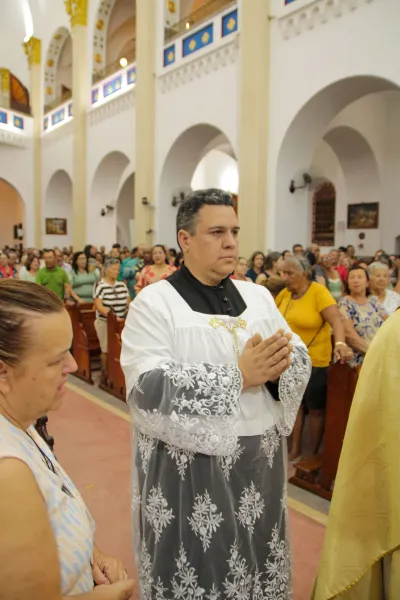 Terceiro dia da Novena: Benção das Chaves das Casas e dos Carros (Pe. Lucimar) - 8 de Agosto