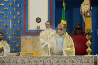 Terceiro dia da Novena: Benção das Chaves das Casas e dos Carros (Pe. Lucimar) - 8 de Agosto
