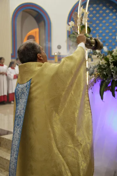 Terceiro dia da Novena: Benção das Chaves das Casas e dos Carros (Pe. Lucimar) - 8 de Agosto