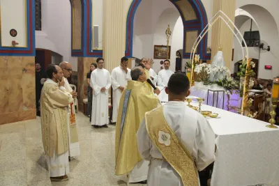 Terceiro dia da Novena: Benção das Chaves das Casas e dos Carros (Pe. Lucimar) - 8 de Agosto