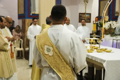 Terceiro dia da Novena: Benção das Chaves das Casas e dos Carros (Pe. Lucimar) - 8 de Agosto