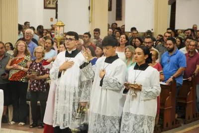 Terceiro dia da Novena: Benção das Chaves das Casas e dos Carros (Pe. Lucimar) - 8 de Agosto