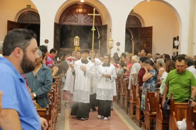 Terceiro dia da Novena: Benção das Chaves das Casas e dos Carros (Pe. Lucimar) - 8 de Agosto