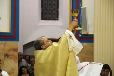 Terceiro dia da Novena: Benção das Chaves das Casas e dos Carros (Pe. Lucimar) - 8 de Agosto