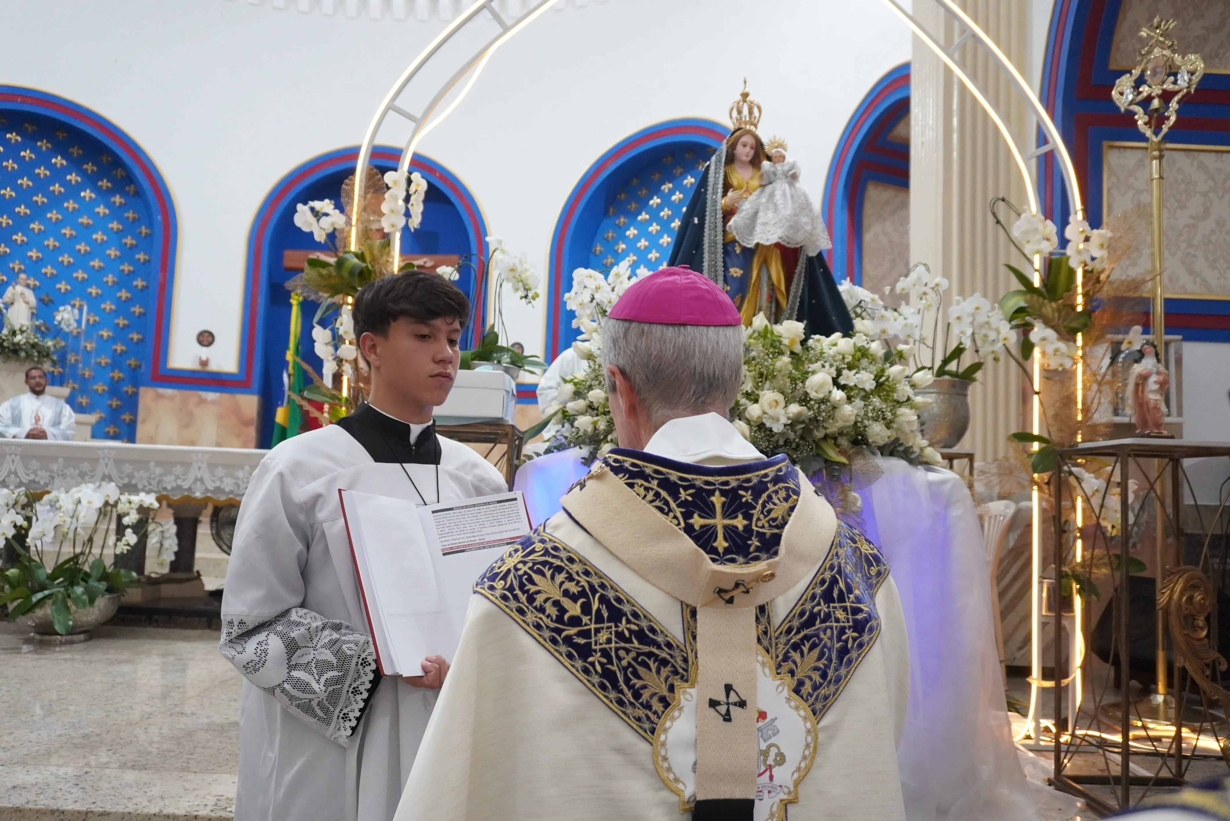 Sexto dia da Novena reúne fé, evangelização e lançamento de livro em Romaria