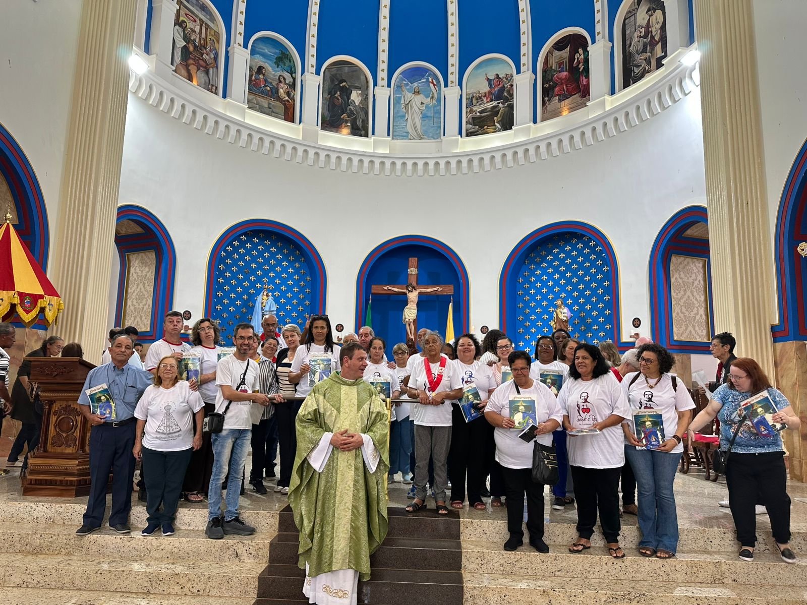 Peregrinos de Poa São Paulo visitam o Santuário basílica - 17/11